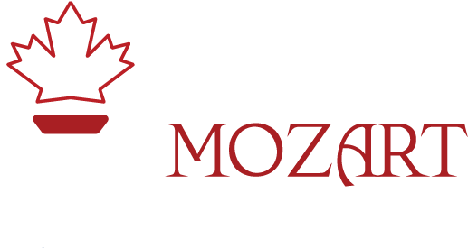 Feuille d'érable rouge stylisée, surmontée d'une ligne horizontale rappelant une bulle de dialogue. Le mot « MOZART » est inscrit en élégantes lettres majuscules rouges à droite. Le « A » est artistiquement dessiné pour ressembler à un « V » inversé.